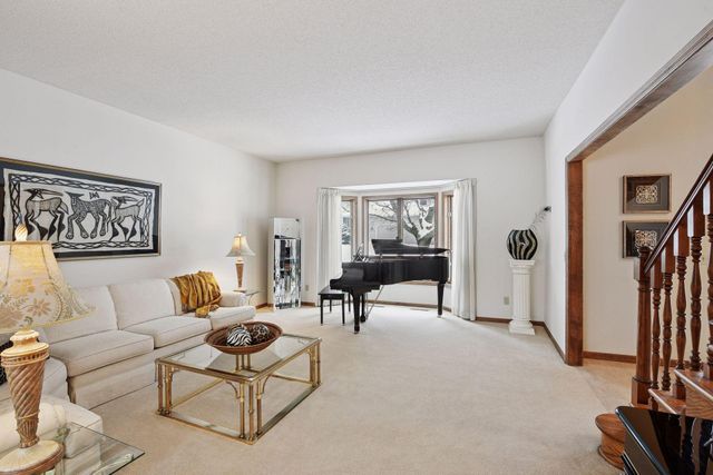 11824 Welters Way, Eden Prairie, MN 55347