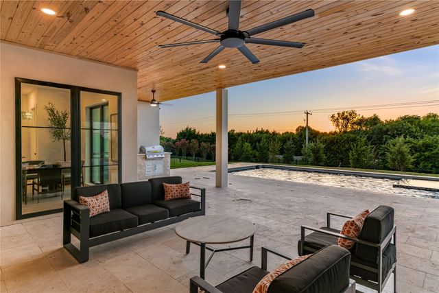 327 Longview Place, Heath, TX 75032