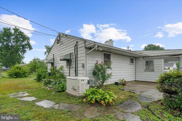721 AUBURN RD, Fairless Hills, PA 19030