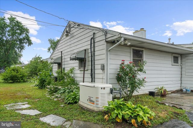 721 AUBURN RD, Fairless Hills, PA 19030