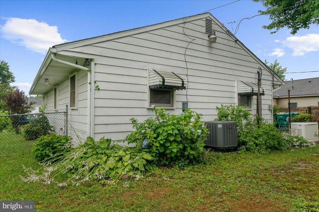 721 AUBURN RD, Fairless Hills, PA 19030