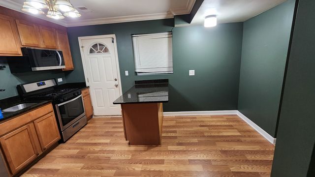 2259 W Rosemont Avenue G, Chicago, IL 60659