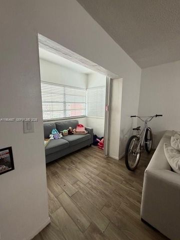 9159 SW 77th Ave 409, Miami, FL 33156