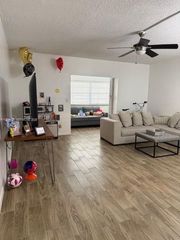 9159 SW 77th Ave 409, Miami, FL 33156