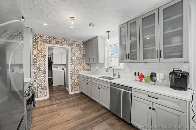 1120 S Sequoyah Drive, Oologah, OK 74053