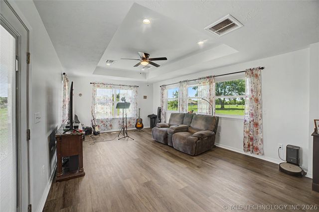 1120 S Sequoyah Drive, Oologah, OK 74053