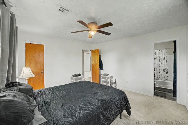 1120 S Sequoyah Drive, Oologah, OK 74053