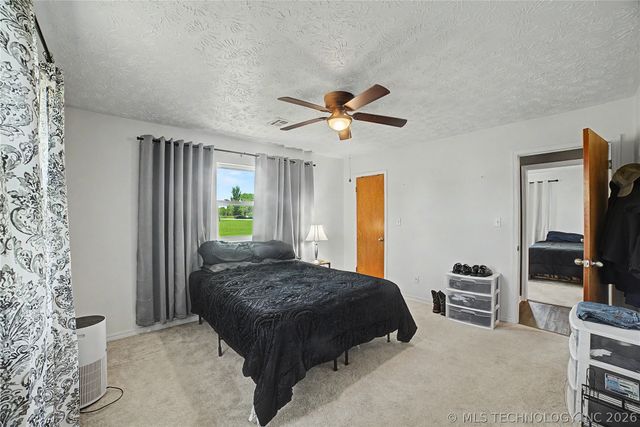 1120 S Sequoyah Drive, Oologah, OK 74053