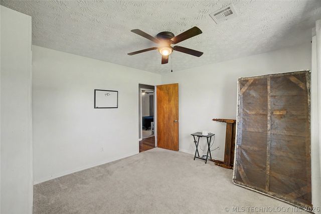 1120 S Sequoyah Drive, Oologah, OK 74053
