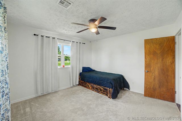 1120 S Sequoyah Drive, Oologah, OK 74053