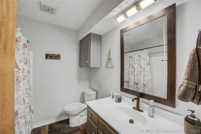 1120 S Sequoyah Drive, Oologah, OK 74053
