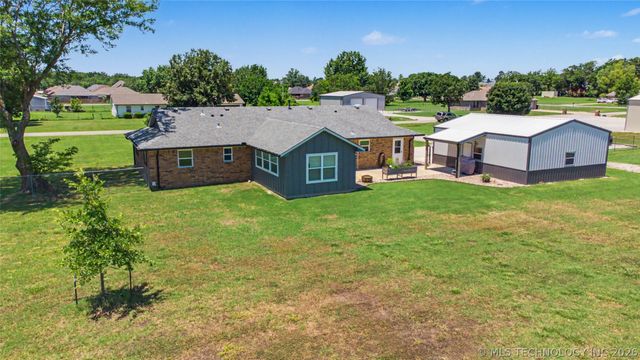 1120 S Sequoyah Drive, Oologah, OK 74053