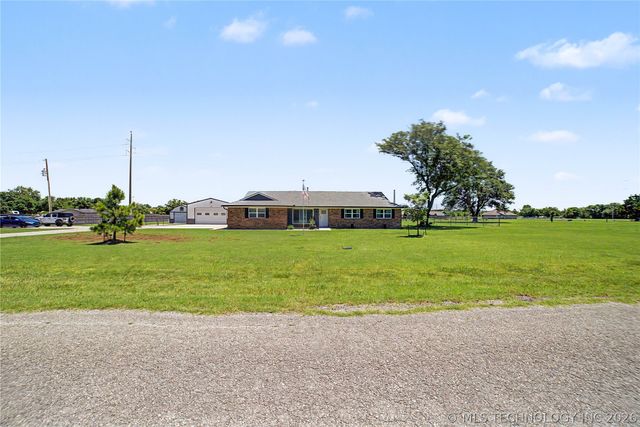 1120 S Sequoyah Drive, Oologah, OK 74053