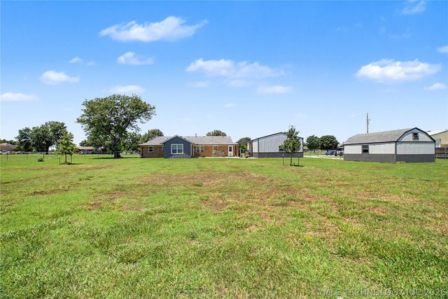 1120 S Sequoyah Drive, Oologah, OK 74053