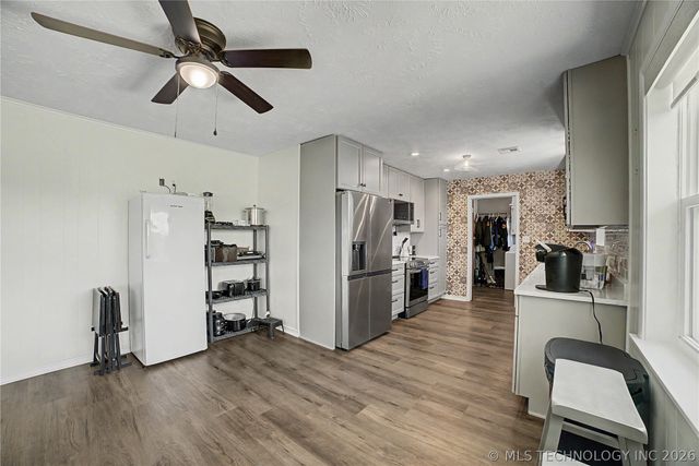 1120 S Sequoyah Drive, Oologah, OK 74053