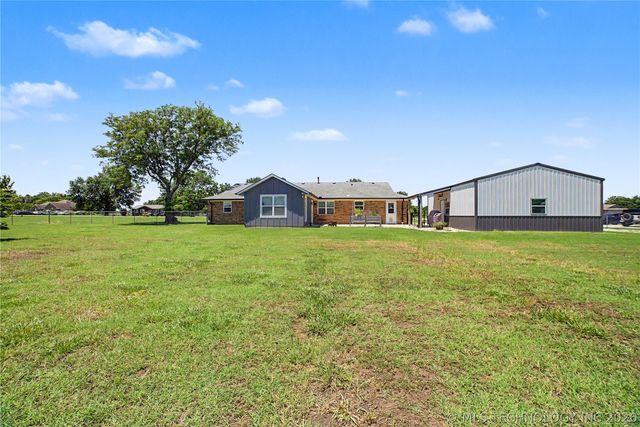 1120 S Sequoyah Drive, Oologah, OK 74053