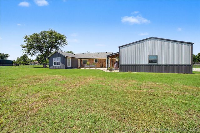 1120 S Sequoyah Drive, Oologah, OK 74053
