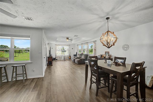 1120 S Sequoyah Drive, Oologah, OK 74053