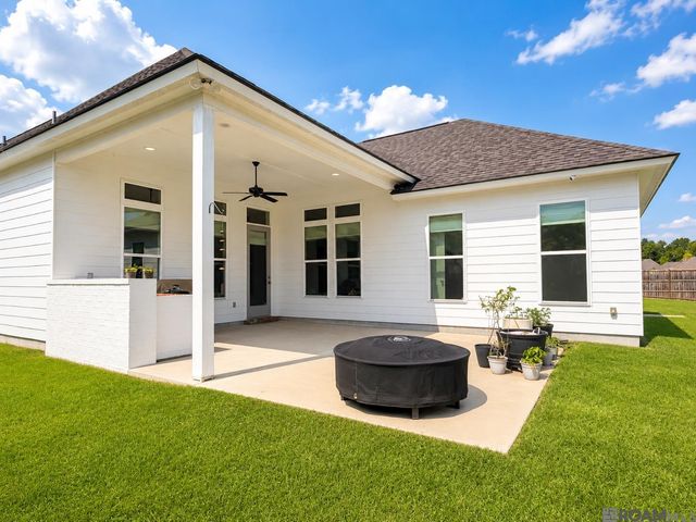 38153 Woodland Trail Dr, Prairieville, LA 70769