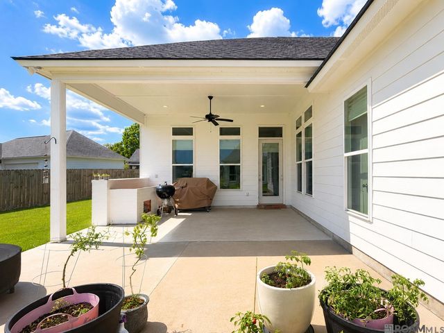 38153 Woodland Trail Dr, Prairieville, LA 70769