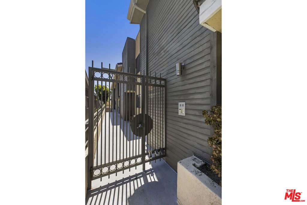 412 W Dryden Street 2, Glendale, CA 91202 — photo 4