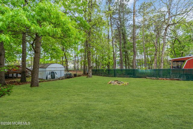 200 Spray Road, Manahawkin, NJ 08050