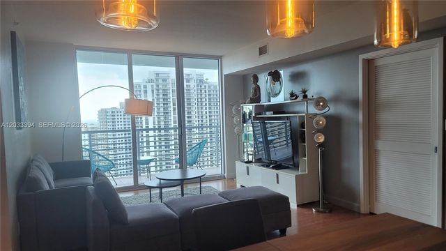 325 S Biscayne Boulevard 3321, Miami, FL 33131