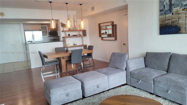 325 S Biscayne Boulevard 3321, Miami, FL 33131