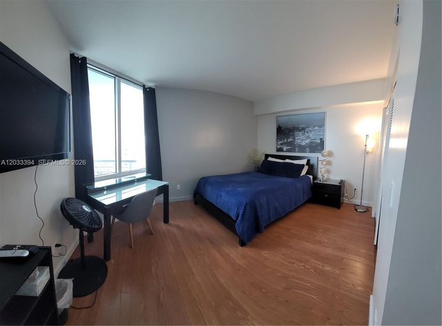 325 S Biscayne Boulevard 3321, Miami, FL 33131