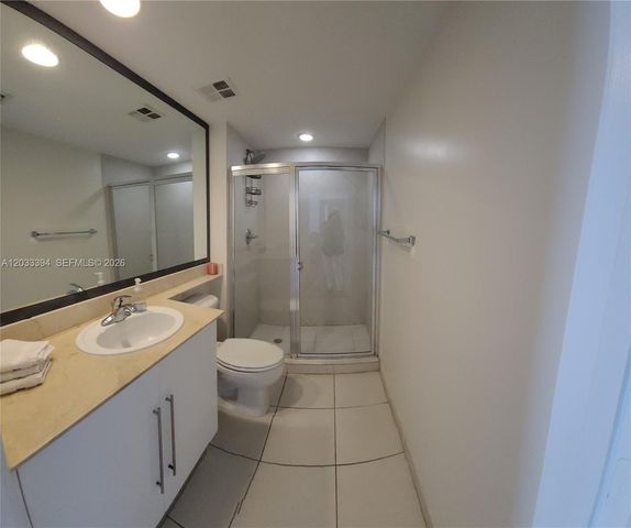 325 S Biscayne Boulevard 3321, Miami, FL 33131