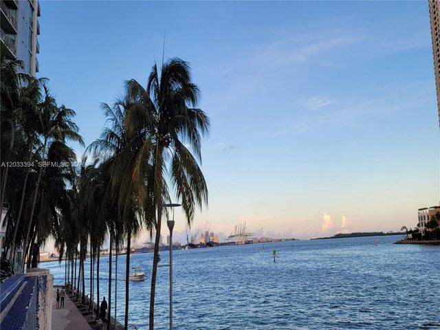 325 S Biscayne Boulevard 3321, Miami, FL 33131