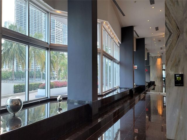 325 S Biscayne Boulevard 3321, Miami, FL 33131
