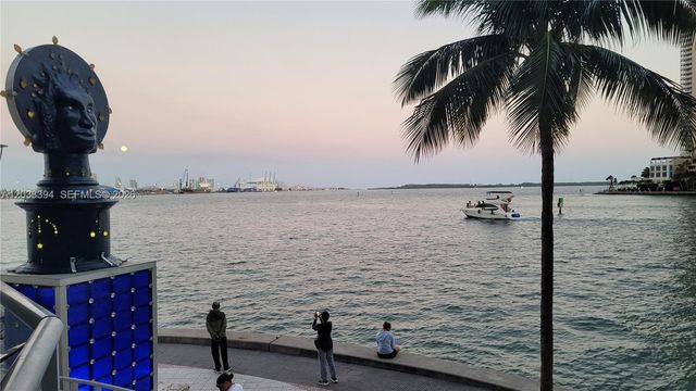 325 S Biscayne Boulevard 3321, Miami, FL 33131