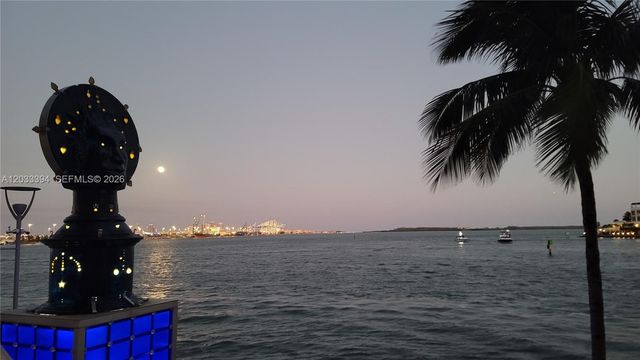 325 S Biscayne Boulevard 3321, Miami, FL 33131