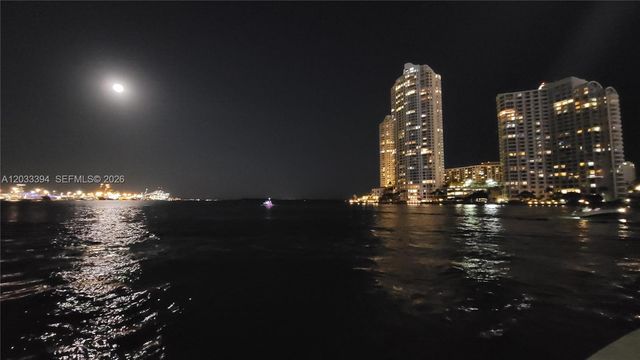 325 S Biscayne Boulevard 3321, Miami, FL 33131