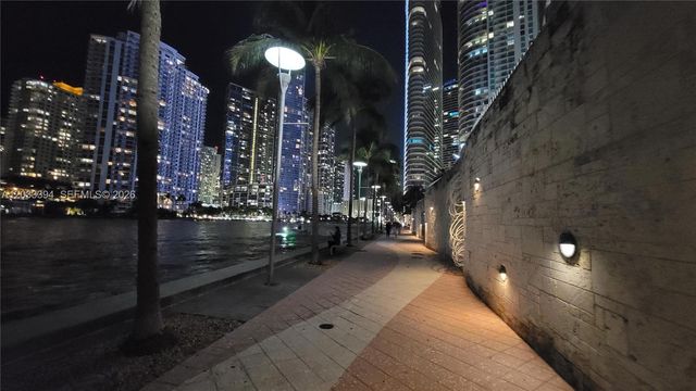 325 S Biscayne Boulevard 3321, Miami, FL 33131