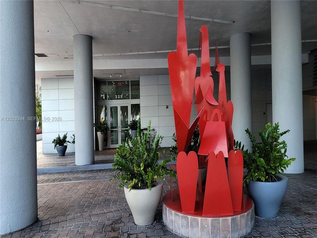 325 S Biscayne Boulevard 3321, Miami, FL 33131