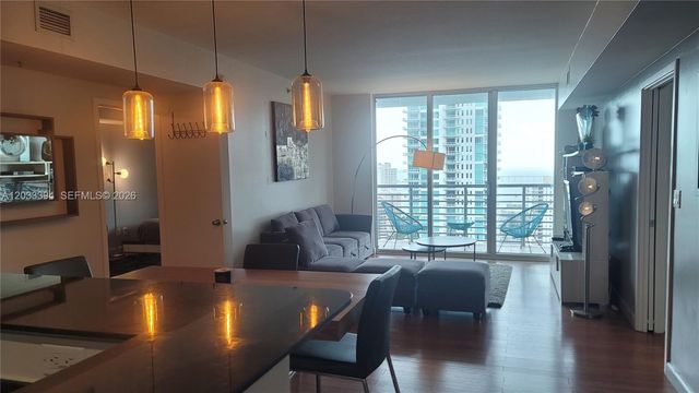 325 S Biscayne Boulevard 3321, Miami, FL 33131