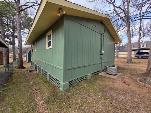 178 Indian Gap Drive, Mabank, TX 75156