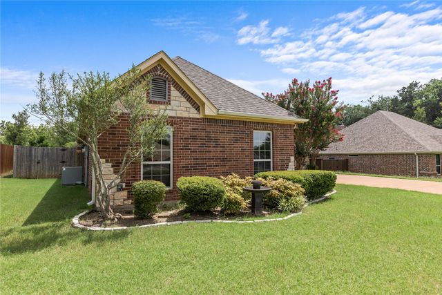 52 Cedar Bayou Circle, Pottsboro, TX 75076
