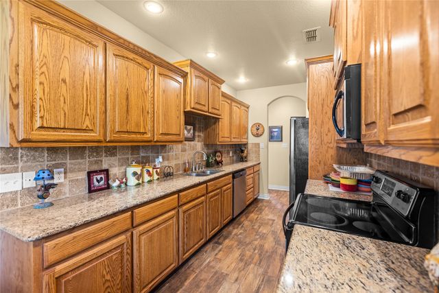 52 Cedar Bayou Circle, Pottsboro, TX 75076