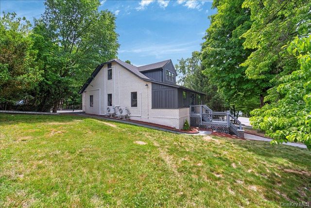 584 Shore Drive, New Windsor, NY 12553
