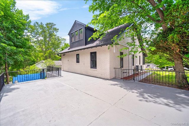 584 Shore Drive, New Windsor, NY 12553