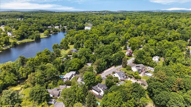 584 Shore Drive, New Windsor, NY 12553