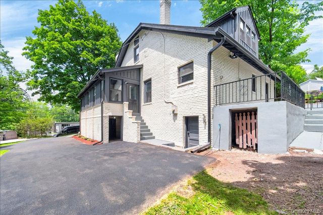 584 Shore Drive, New Windsor, NY 12553