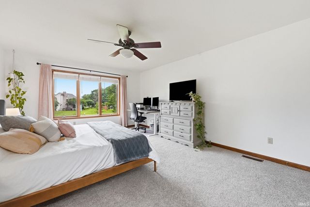8924 Laurel Hurst Place, Fort Wayne, IN 46835