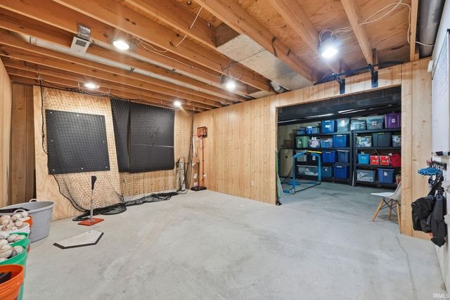 8924 Laurel Hurst Place, Fort Wayne, IN 46835