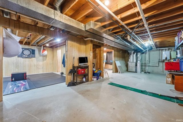 8924 Laurel Hurst Place, Fort Wayne, IN 46835