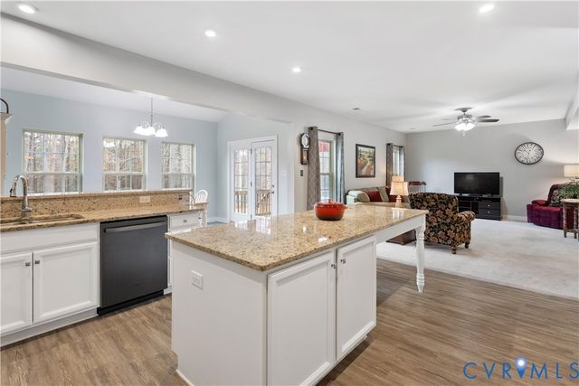 10513 Centralia Station Rd, Chester, VA 23831