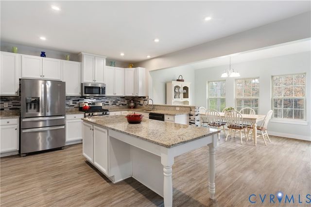 10513 Centralia Station Rd, Chester, VA 23831